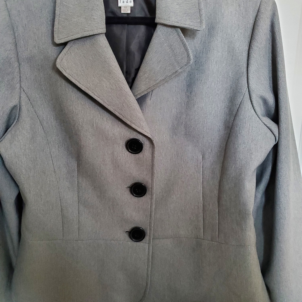 Jade Blazer - Picture 2 of 11